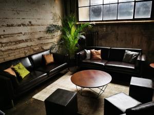 Industrial Loungetisch 2
